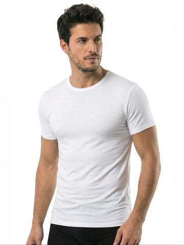 T-Shirt 'T-Shirts' ÖTS en blanc : devant