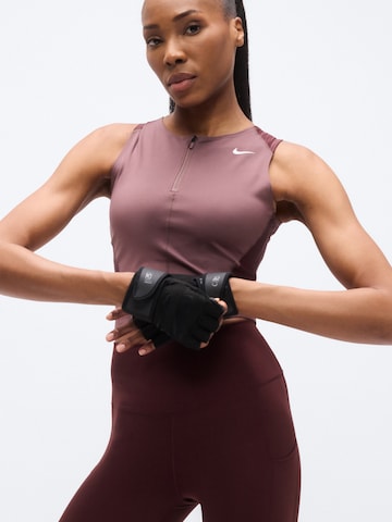 Sport top de la NIKE pe roșu