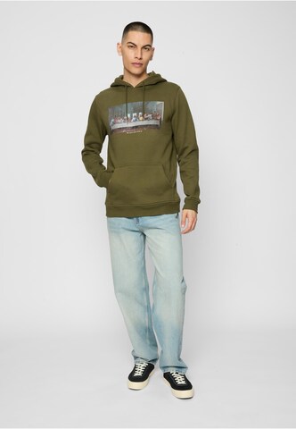 MT Men Sweatshirt 'Can't Hang With Us' in Grün