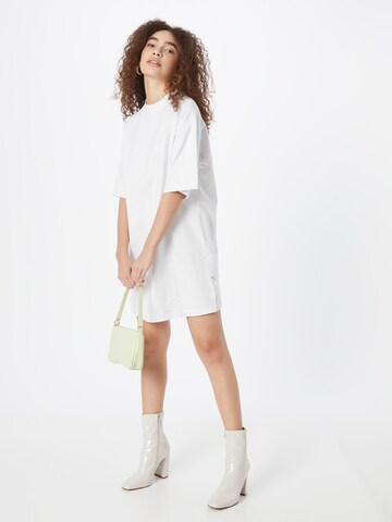 Robe Urban Classics en blanc