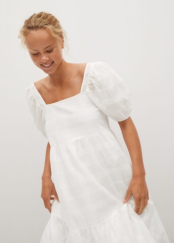 Robe MANGO en blanc