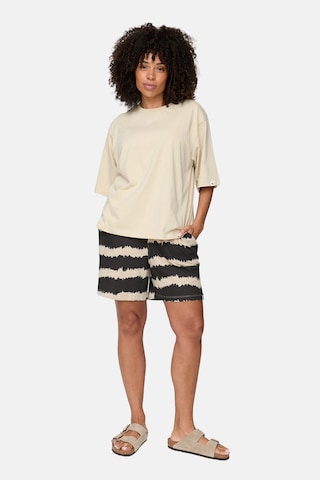 Turtledove London T-Shirt 'Elsie' in Beige