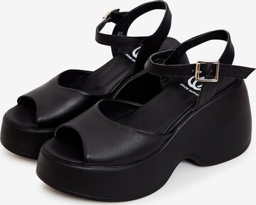 CESARE GASPARI Sandals in Black