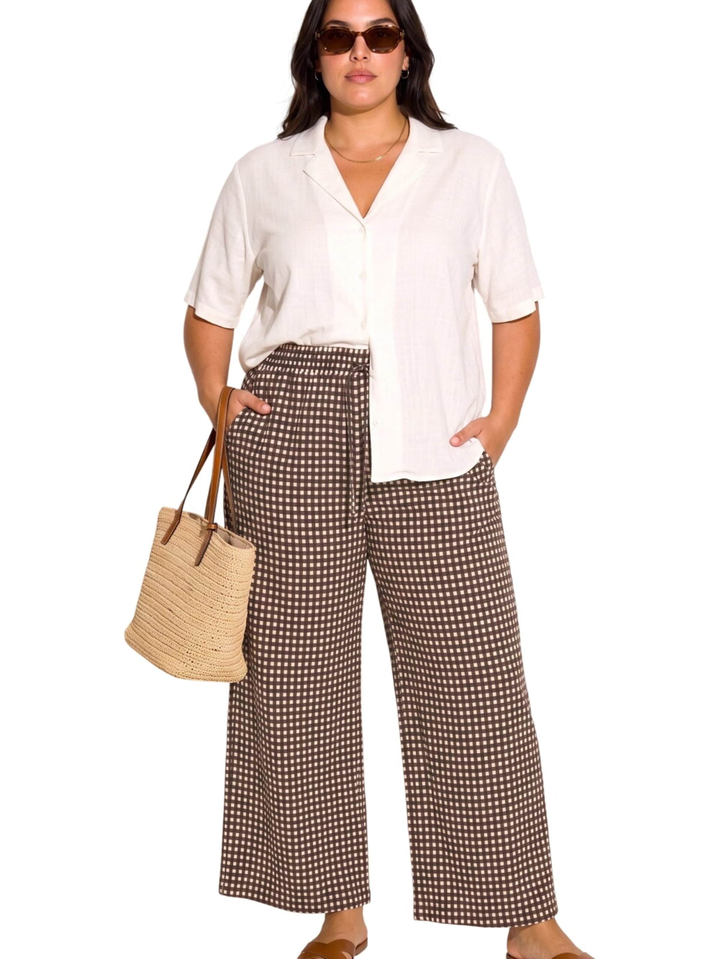 Shape Of You Regular Pants in Brown