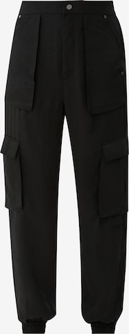 QS Regular Cargo trousers in Black: front