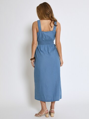 Abito camicia 'Allison' di Peppercorn in blu