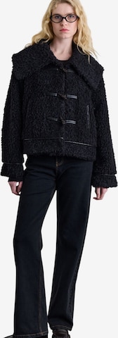 MANUKA Winterjacke in Schwarz: Vorderseite