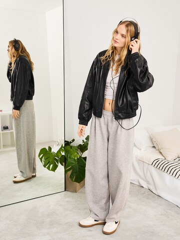 Bershka Jacke in Schwarz