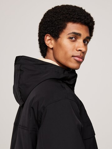 Tommy Jeans Tussenjas in Zwart