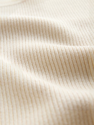 The Set Top in Beige