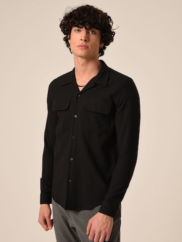 Antioch Regular Fit Skjorte i sort: forside