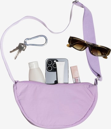 Urban Classics Gürteltasche in Lila: Vorderseite