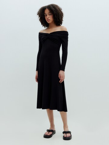 EDITED Kleid 'Eriko' in Schwarz: Vorderseite