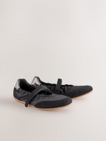Ballerina di Next in nero