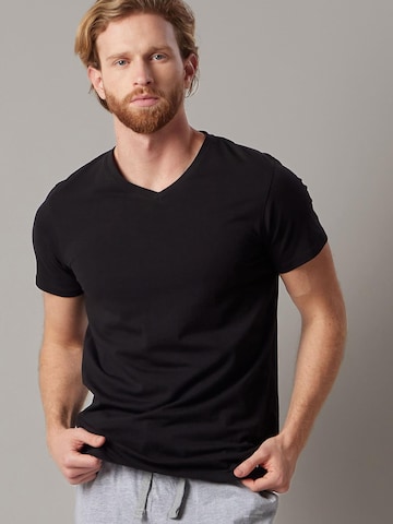 Maglietta di OWN Off With Nature in nero: frontale