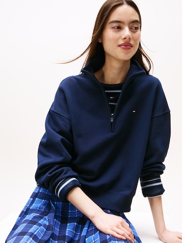 Bluză de molton de la Tommy Jeans pe albastru