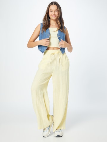 Haut BDG Urban Outfitters en jaune