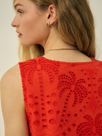 Next Top 'N. Premium' in Rot