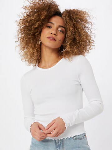 T-shirt 'Belinda' Gina Tricot en blanc : devant