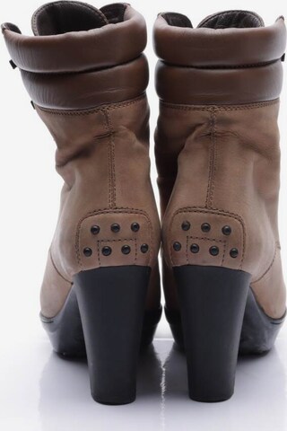 Tod's Dress Boots in 36 in Brown