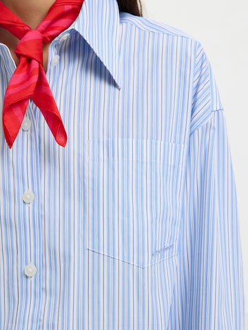 SELECTED Bluse i blå