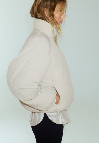 Giacca di mezza stagione di Pull&Bear in bianco