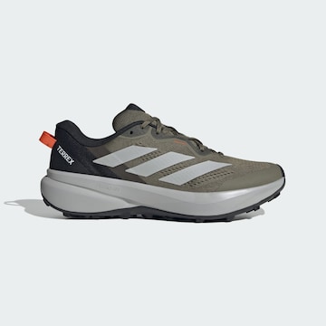 Chaussure de course 'Tracefinder Plus' ADIDAS TERREX en vert