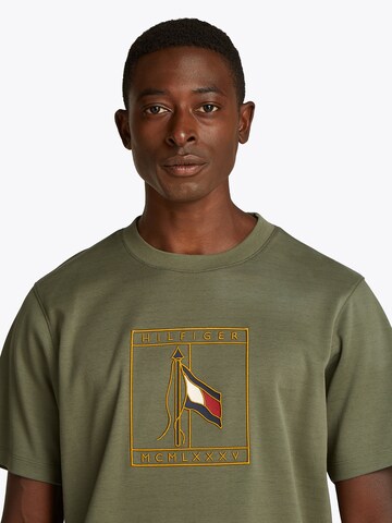 TOMMY HILFIGER Bluser & t-shirts i grøn