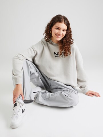 Nike Sportswear Sweatshirt in Grey