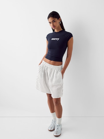 Bershka Loosefit Kalhoty – bílá