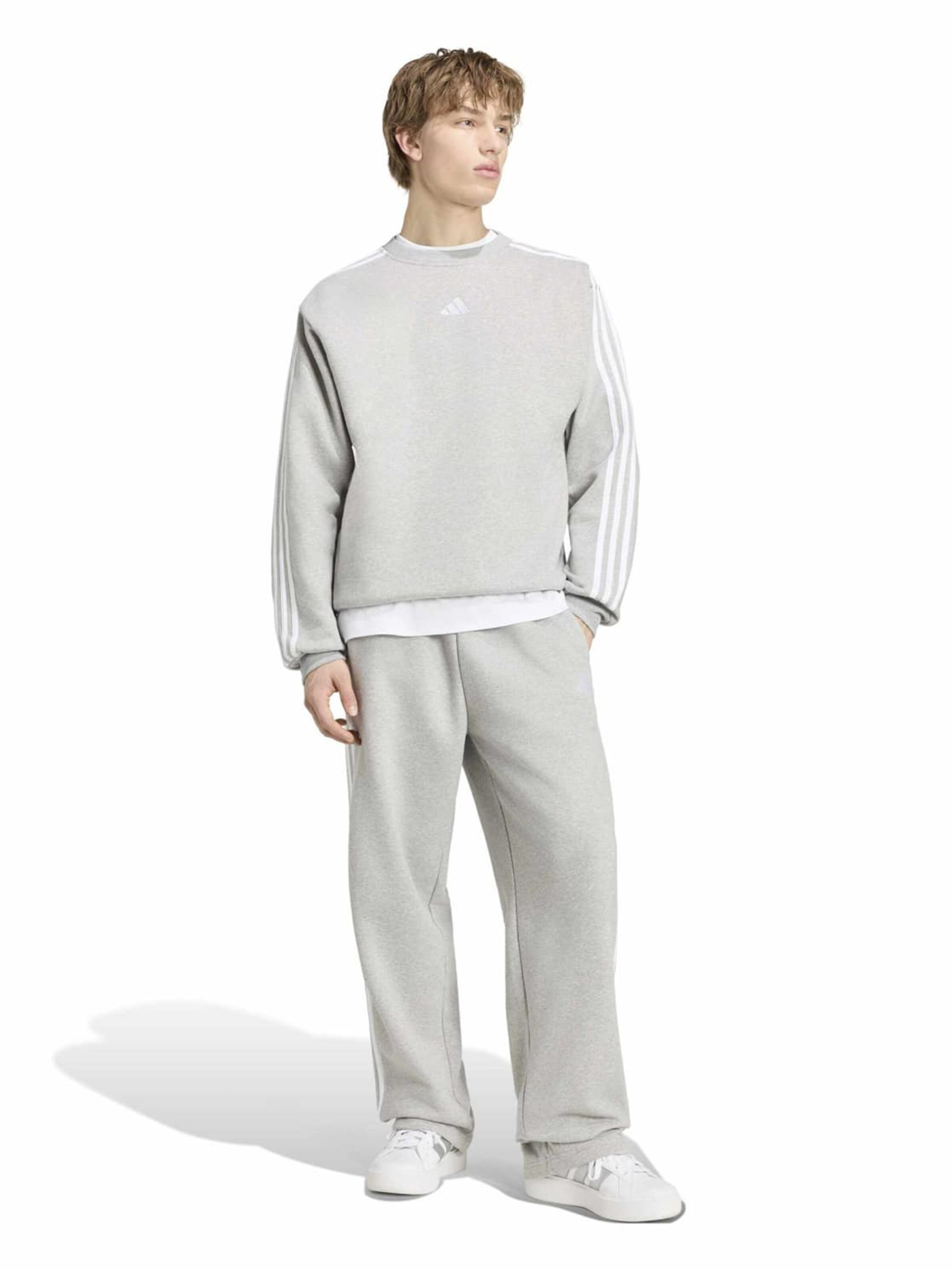 Loosefit Pantaloni sportivi di ADIDAS SPORTSWEAR in grigio