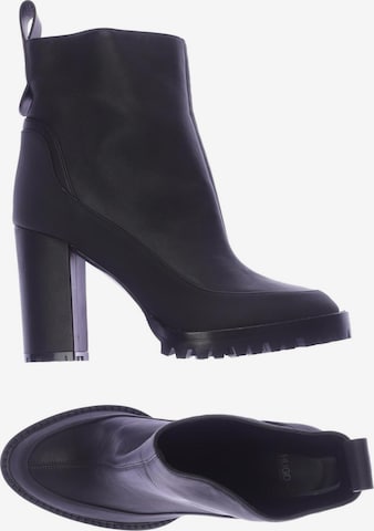 HUGO Red Dress Boots in 36 in Black: front