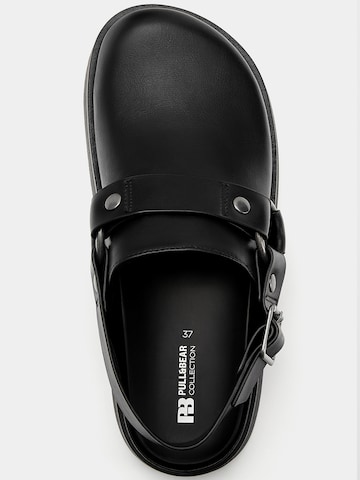 Clogs di Pull&Bear in nero