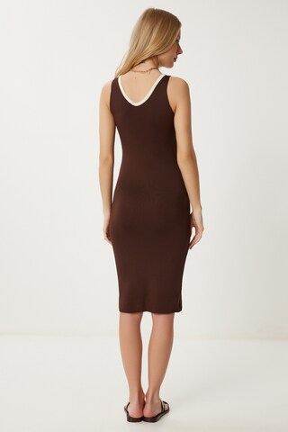 Happiness İstanbul - Vestido de punto en marrón