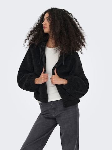 Veste mi-saison 'MILA' JDY en noir : devant