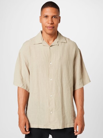 WEEKDAY Comfort Fit Skjorta i beige: framsida