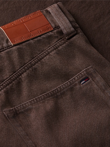 Tommy Jeans Barrel Jeans 'Ashton' in Brown