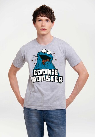 LOGOSHIRT Shirt 'Krümelmonster - Sesamstrasse' in Grijs: voorkant