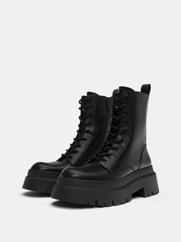 Pull&Bear Schnürstiefelette in Schwarz