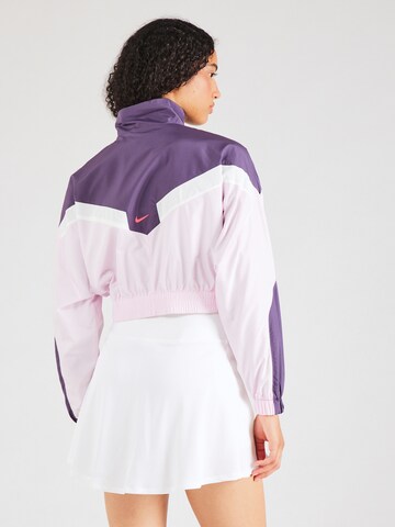 Nike Sportswear Φθινοπωρινό και ανοιξιάτικο μπουφάν σε λιλά