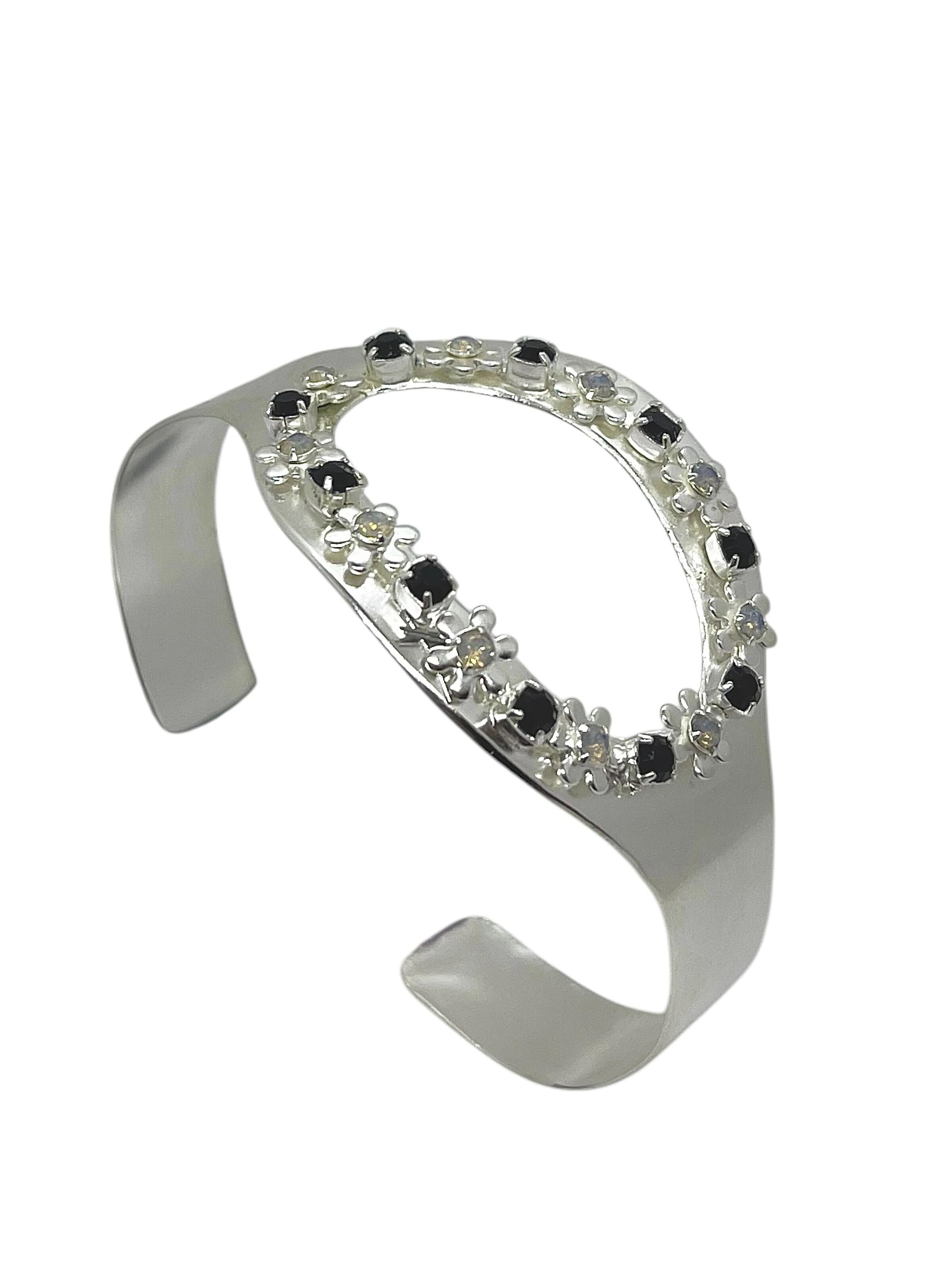 Gloria Mago Armband 'Oval bracelet in silver with Sw mix gray crystals'‌‌ in Silber: Vorderseite