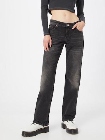 regular Jeans 'Arrow' di WEEKDAY in nero: frontale