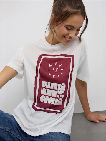 Hiccup T-Shirt in Weiß: Vorderseite