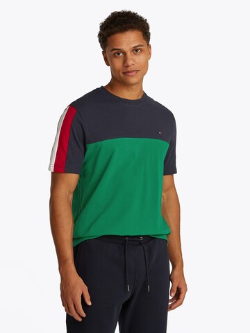 Maglietta di TOMMY HILFIGER in verde: frontale