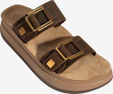 Desa - Zapatillas de casa 'DESA Damen-Keilsandalen aus Nubukleder mit Schnallendetail' en marrón: frente