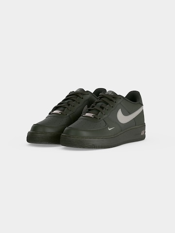 Nike Sportswear Tennarit 'Air Force 1' värissä musta