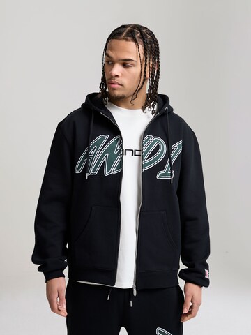 AND1 Sweatjacka 'Staple Graphic' i svart: framsida