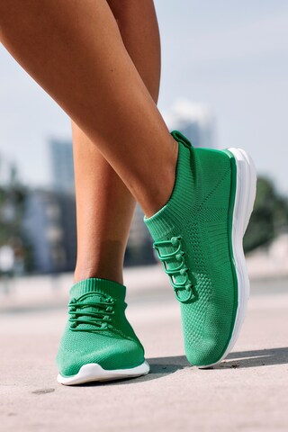 Slip on LASCANA en vert