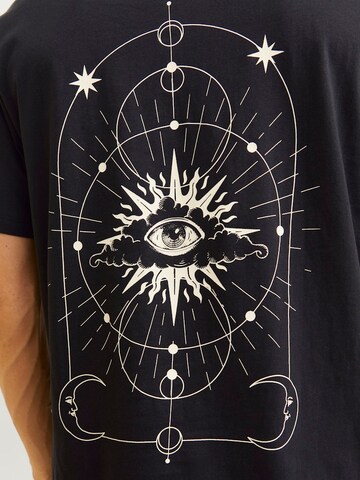 JACK & JONES T-shirt 'JJJACKIE' i svart
