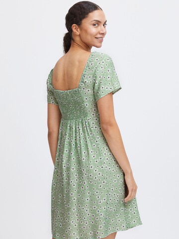 b.young - Vestido 'Ibano' en verde